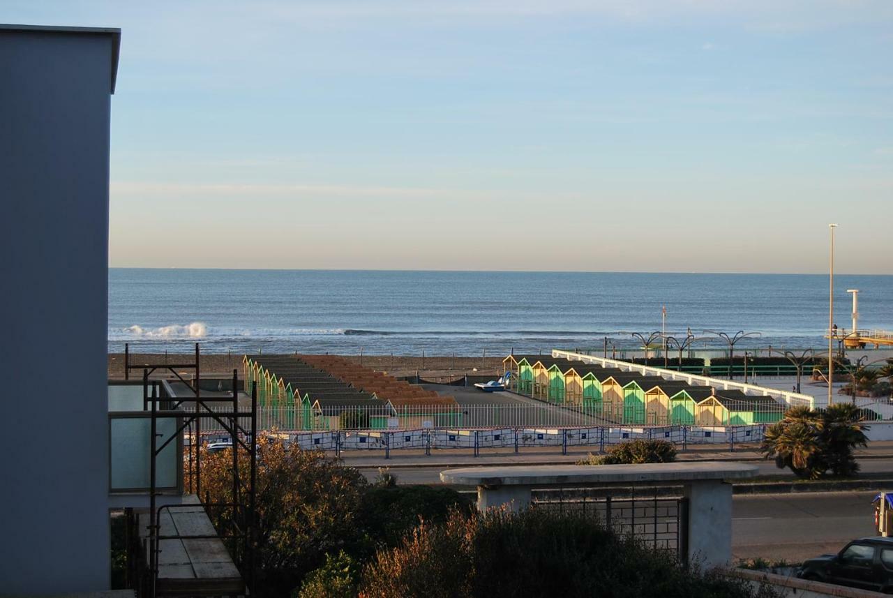 Ostia Loft Fronte Mare公寓 外观 照片
